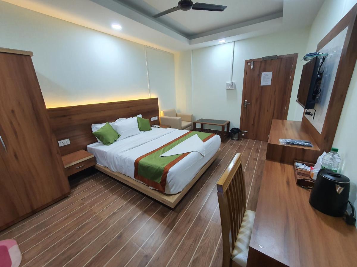 Hotel Deo Volente Sivasagar Ngoại thất bức ảnh